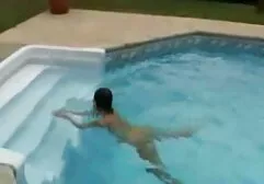 ナイトクラブで楽しんで女の子。 女性 向け エロ 動画 拘束