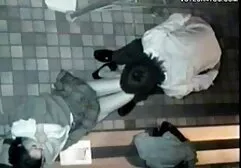ベッドで美味しい茶色の髪を溶かす毛深い男性 無料 エロ 動画 女 向け