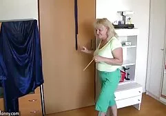 ベッドの中の若者と情熱 アダルト 動画 女 向け