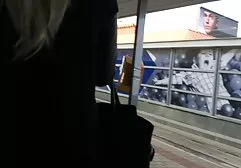 調理する台所で深いフェラを与える若いウェイター 女 用 エロ 動画