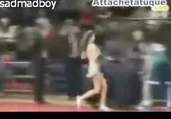 ドラとカーラは熱い男性の股間でこすります 女性 向け えっち な 動画